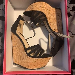 JUSTFAB Style Zea Platform Black Sandal w/ strap